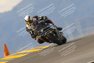 media/Sep-11-2022-SoCal Trackdays (Sun) [[81b7e951af]]/Turn 9 (930am)/